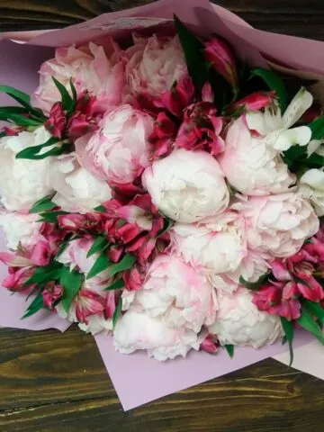 Bouquet of peonies and alstroemeria