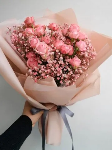 Bouquet of roses and gypsophila