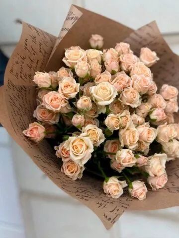 Bouquet of 10 spray roses