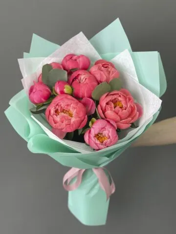 Bouquet «Red in green»