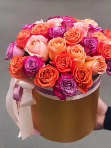 31 rose in a box