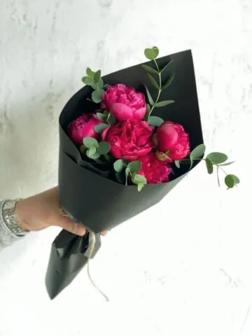 Bouquet of 5 peonies