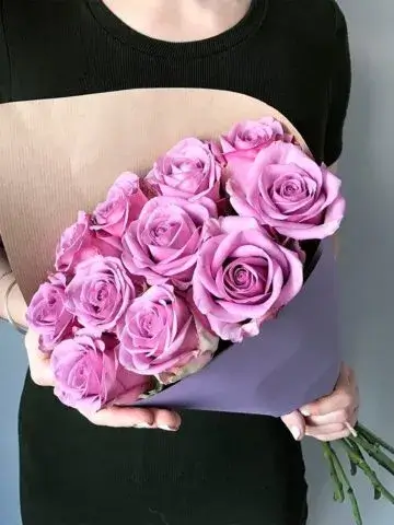Bouquet of 11 lilac roses