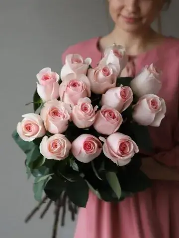 Bouquet of 15 cute pink roses