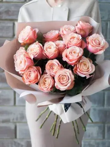 Bouquet of 17 pink roses