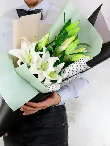 Bouquet of 3 white lilies