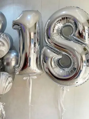 Balloon arrangement 'Happy Birthday'