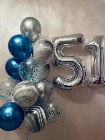Balloon arrangement 'What a Date'